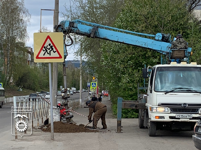 Начали работу по комплексному благоустройству улицы Комсомольской.