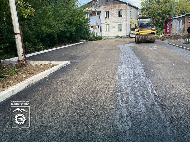 Работы по восстановлению нарушенного благоустройства идут в плановом режиме.