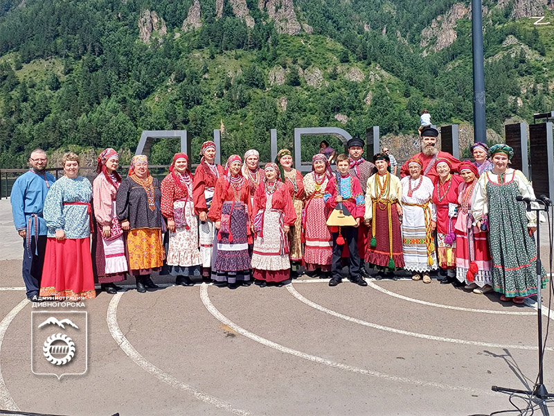 Единый день фольклора прошел на Административной площади.