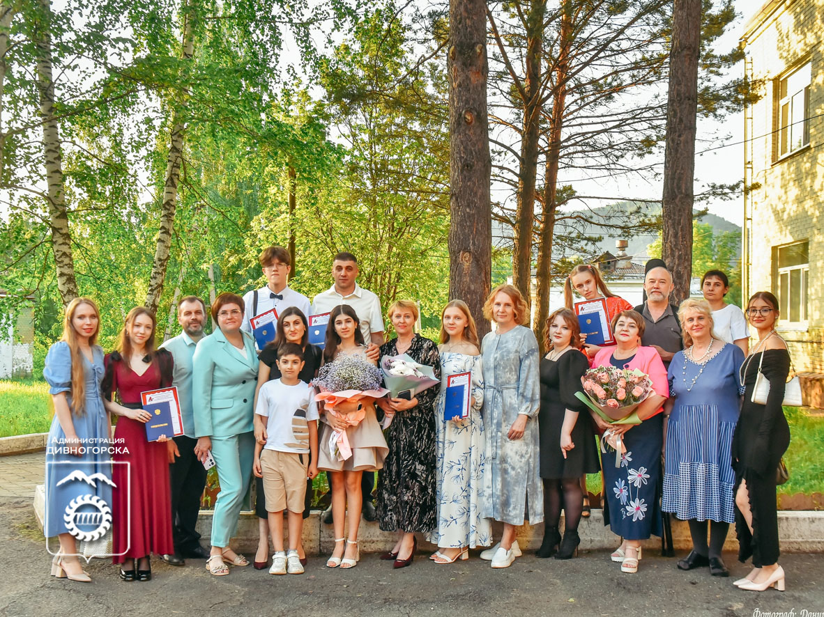Детская школа искусств выпустила в большую творческую жизнь своих выпускников!.