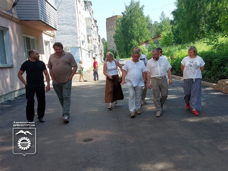 Ремонт двора на ул. Комсомольская, 5 завершен. Ремонт двора на ул. Комсомольская, 5 завершен.